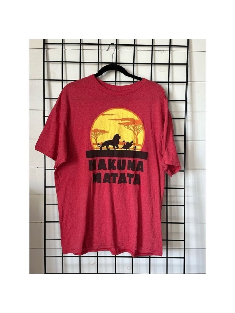 Disney Lion King Hakuna Matata T-Shirt Adult L Red‎ Simba Timon & Pumbaa